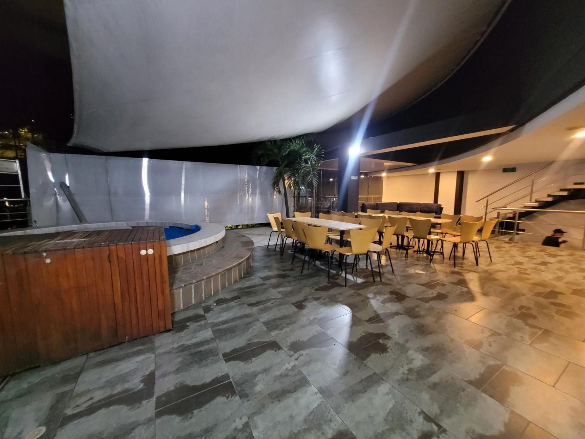 Hotel Med 33 Medellín Exterior foto